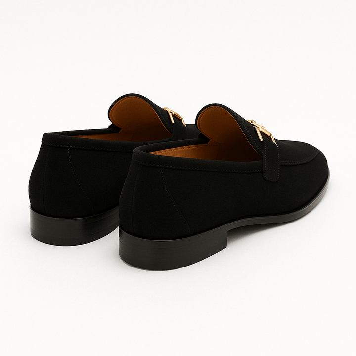 "Elegant mockastil herrloafers med vadderad insida, rund tå och låg klack, perfekt för både formella och avslappnade tillfäll