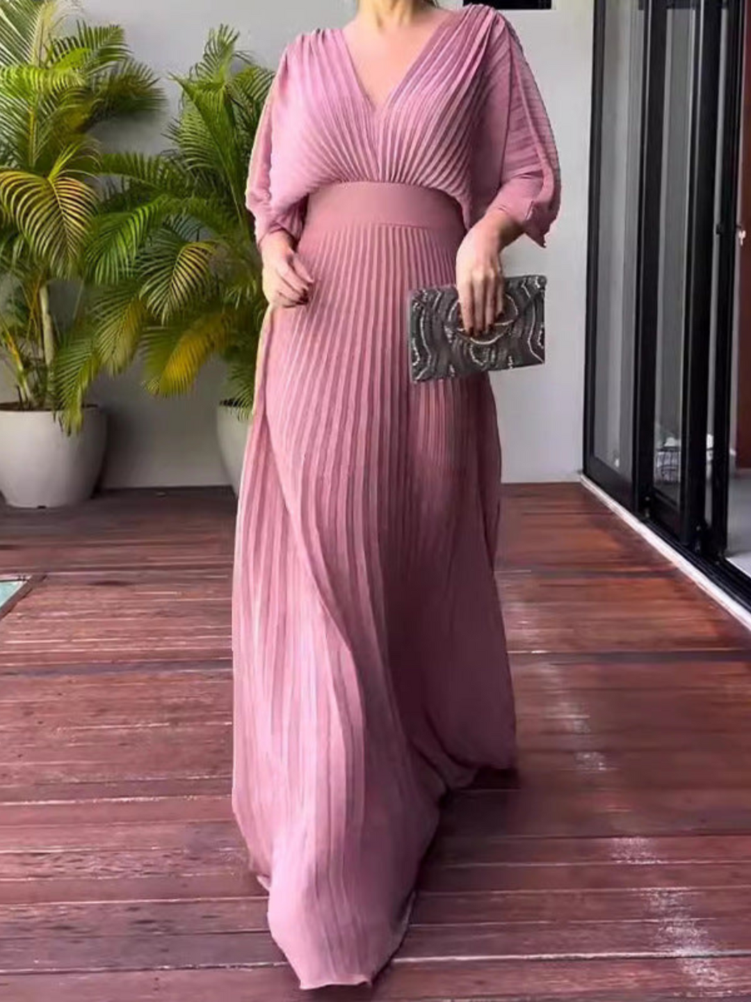 "Elegant plisserad dam maxi klänning för fest, tidlös design, flera färger, smickrande silhuett, polyester."