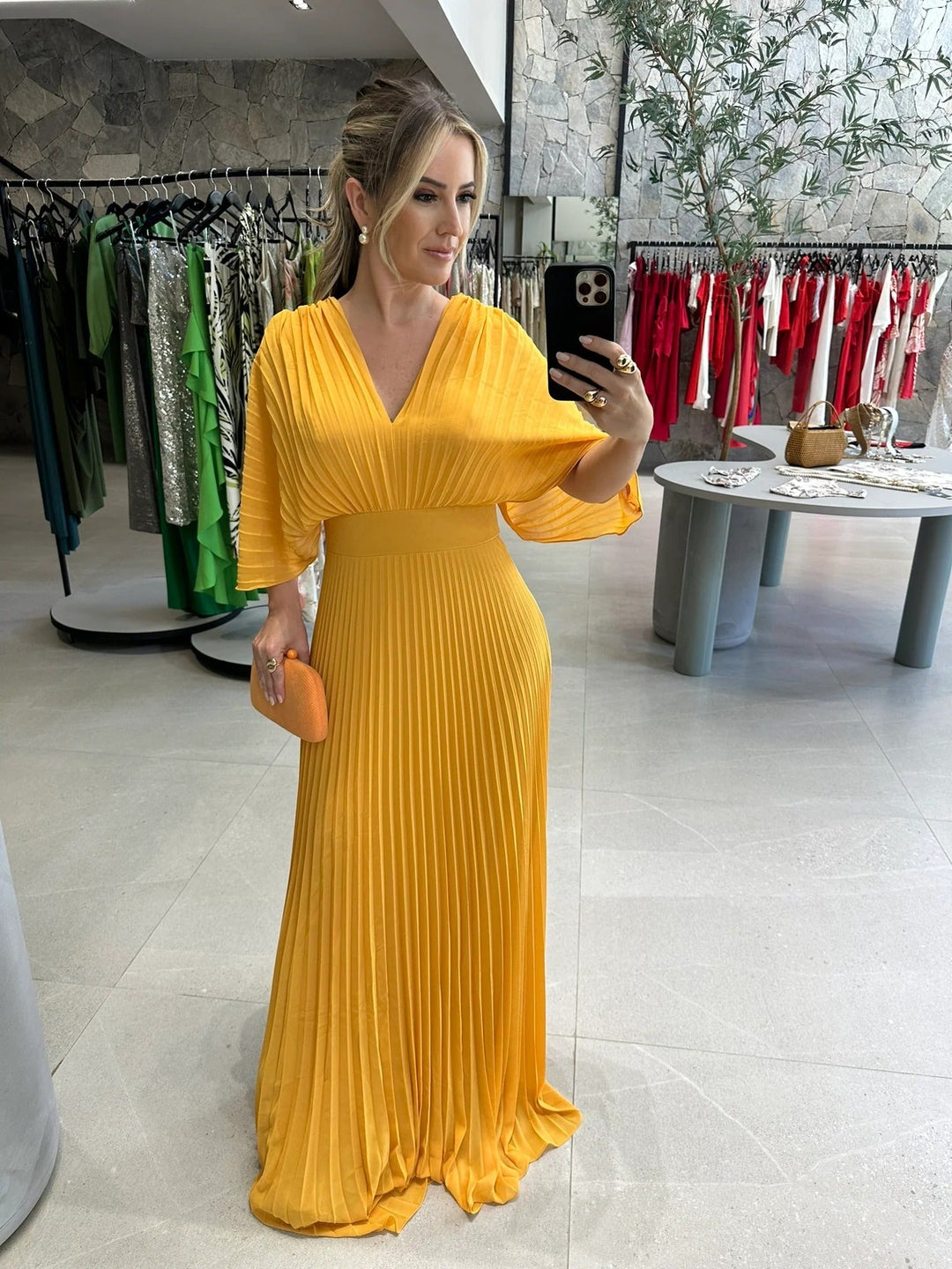 "Elegant plisserad dam maxi klänning för fest, tidlös design, flera färger, smickrande silhuett, polyester."