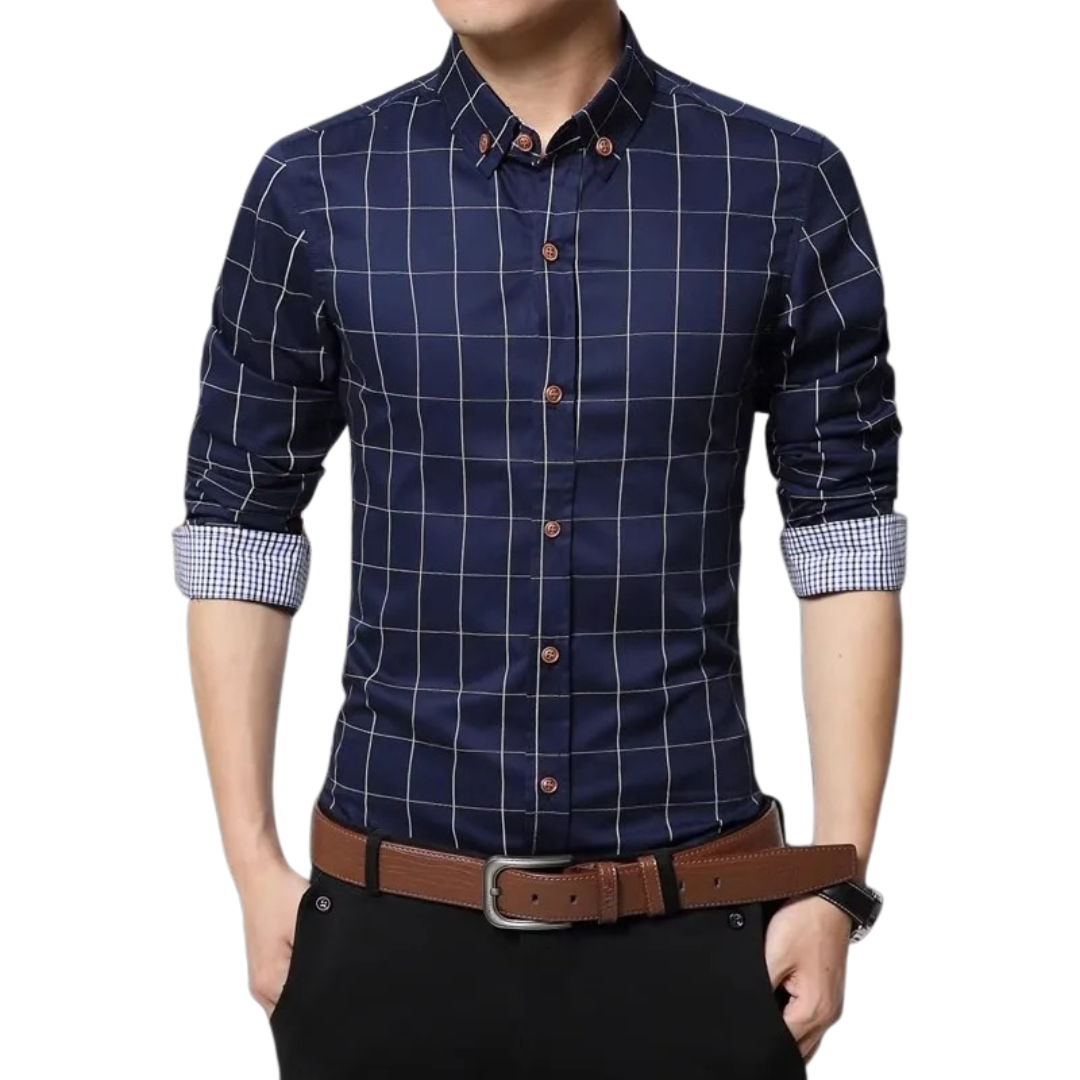 "Elegant slim fit skjorta för män, vit bomull med pastellfärgade knappar, perfekt för både formellt och avslappnat bruk."