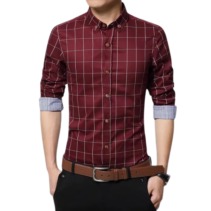 "Elegant slim fit skjorta för män, vit bomull med pastellfärgade knappar, perfekt för både formellt och avslappnat bruk."