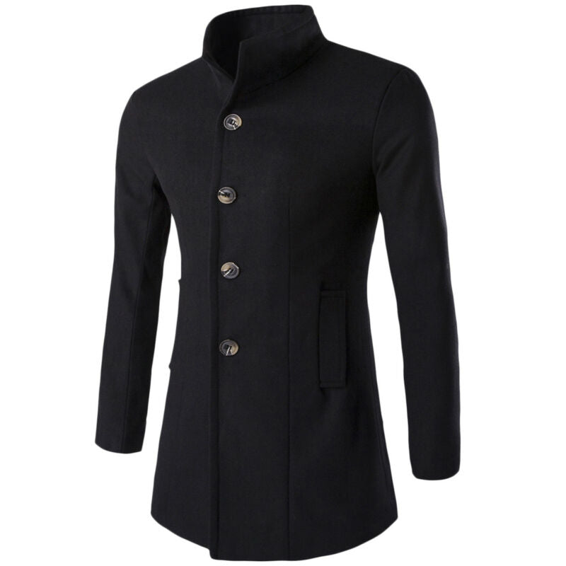 "Elegant trenchcoat för män med stående krage, enkelknäppning och sidofickor, perfekt för både formella och informella tillfä