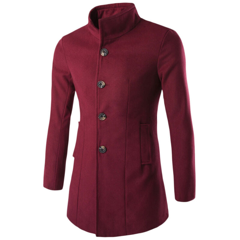 "Elegant trenchcoat för män med stående krage, enkelknäppning och sidofickor, perfekt för både formella och informella tillfä
