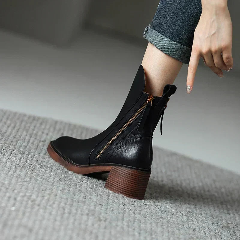 "Eleganta damstövlar med blockklack och tidlös design, robusta och stilrena ankelhöga skor för kvinnor, perfekt för alla till