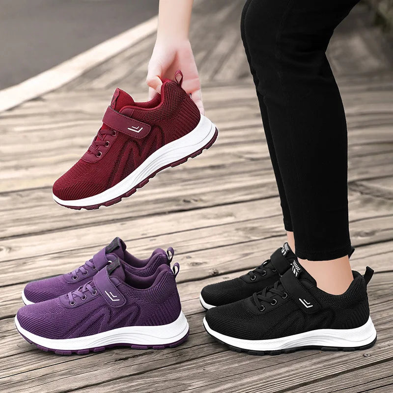 "Eleganta och lätta kvinnors snörskor, andningsbara sneakers i textil för utomhusaktiviteter, perfekt för träning."