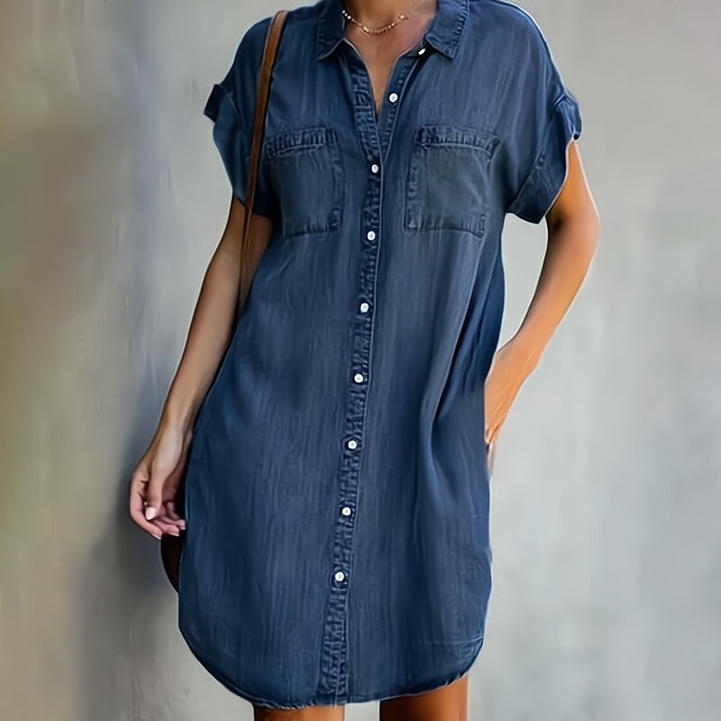 "Enknappad jeansklänning för kvinnor, framsidadesign i mjuk denim med krage för elegant och modern stil."