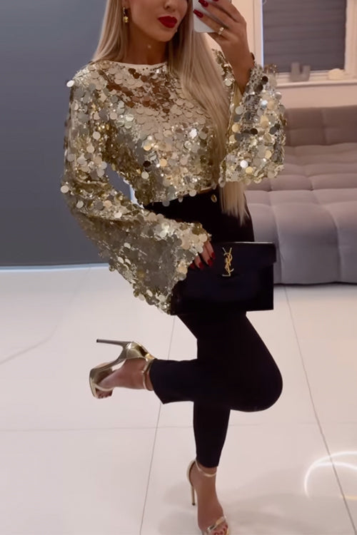 Festlig crop top med paljetter och långa klockärmar för kvinnor, idealisk för särskilda tillfällen och glänsande stil.