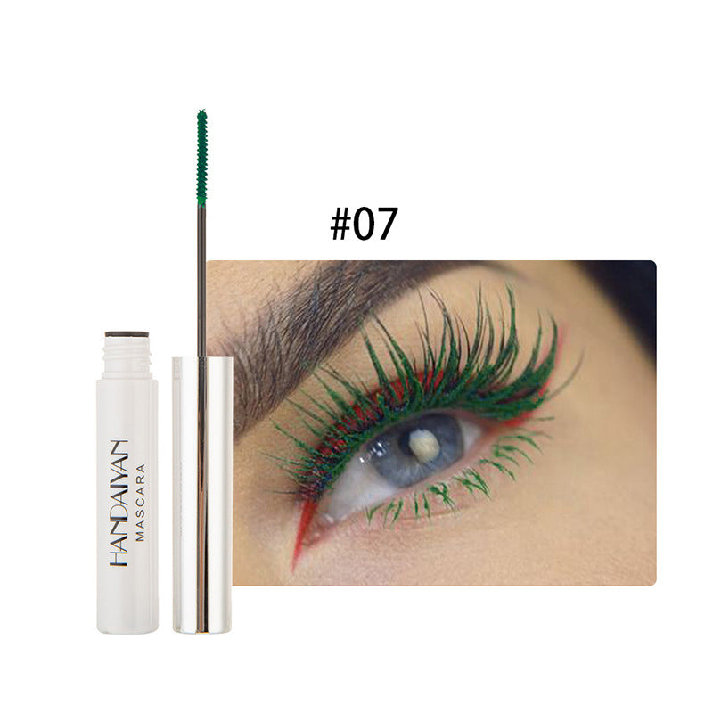 "Färgglad vattentät mascara på borste, ger långa fransar, panoramaeffekt, slank design, för separation och klumpfri look."