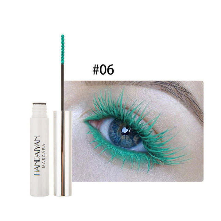 "Färgglad vattentät mascara på borste, ger långa fransar, panoramaeffekt, slank design, för separation och klumpfri look."
