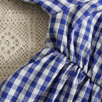 "Fyrkantig krage A-linje klänning för kvinnor med puffärm, knälång, lätt polyester, markerad midja, feminin stil."