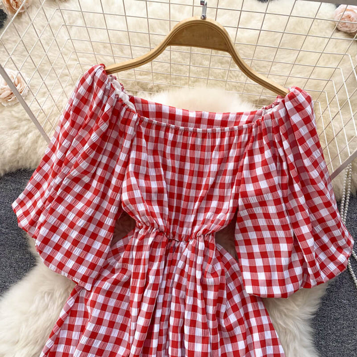 "Fyrkantig krage A-linje klänning för kvinnor med puffärm, knälång, lätt polyester, markerad midja, feminin stil."