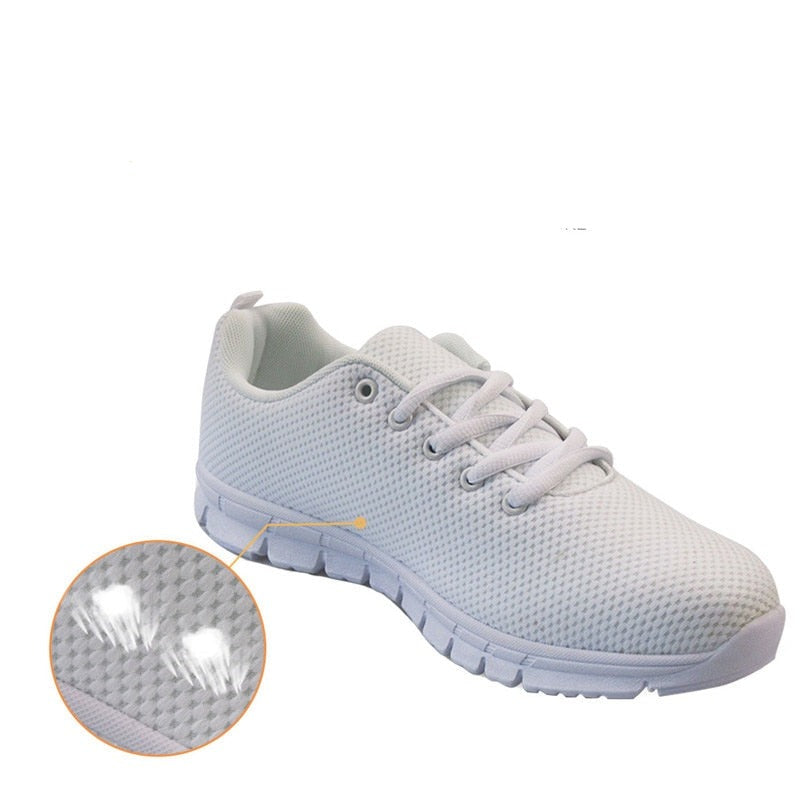 "Galaxy Sneakers för dam, lätt meshdesign, bekväma gummisulor, stilren vit färg, perfekt för stadspromenader."