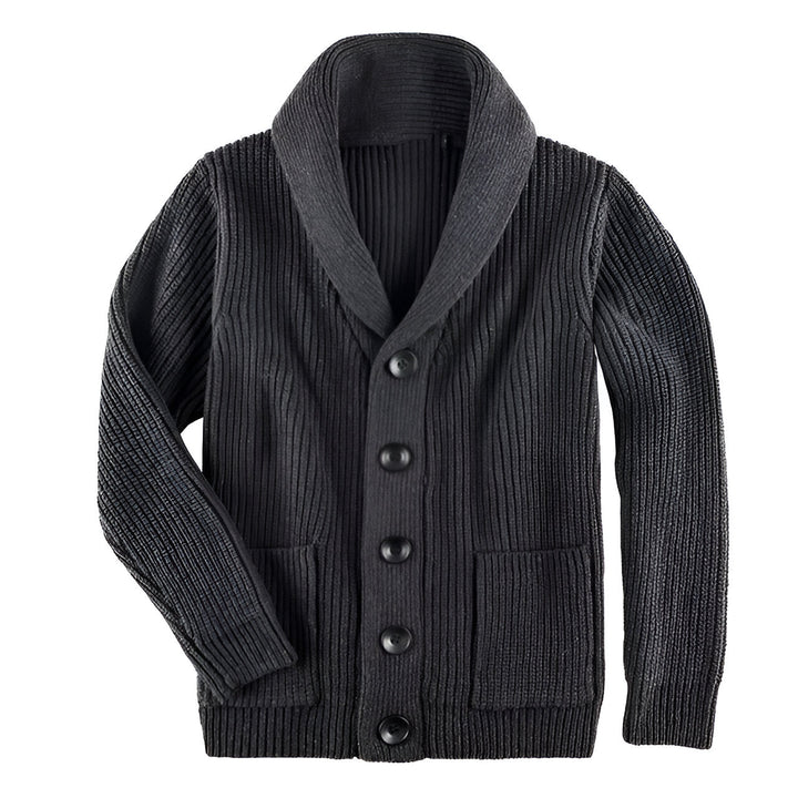 "Grå herrcardigan med knappar, klassisk och tidlös design, perfekt för herrar som vill ha stil och komfort i kallt väder."