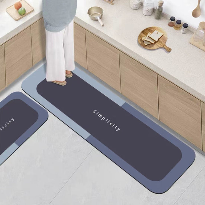 "Halkfri golvmatta i diatomélera, superabsorberande med modern design för säkra badrumsgolv, finns i flera färger."