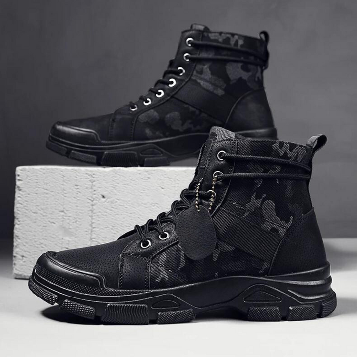 "Herr Camo militärkängor med kamouflagemönster, vattentäta stövlar med snörning och taktisk design, för robust användning."