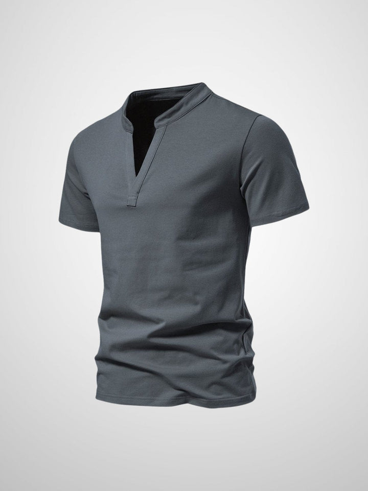 "Herr Polo V-hals T-shirt i mjukt tyg, kort krage, modern design, perfekt för stiliga och avslappnade tillfällen."
