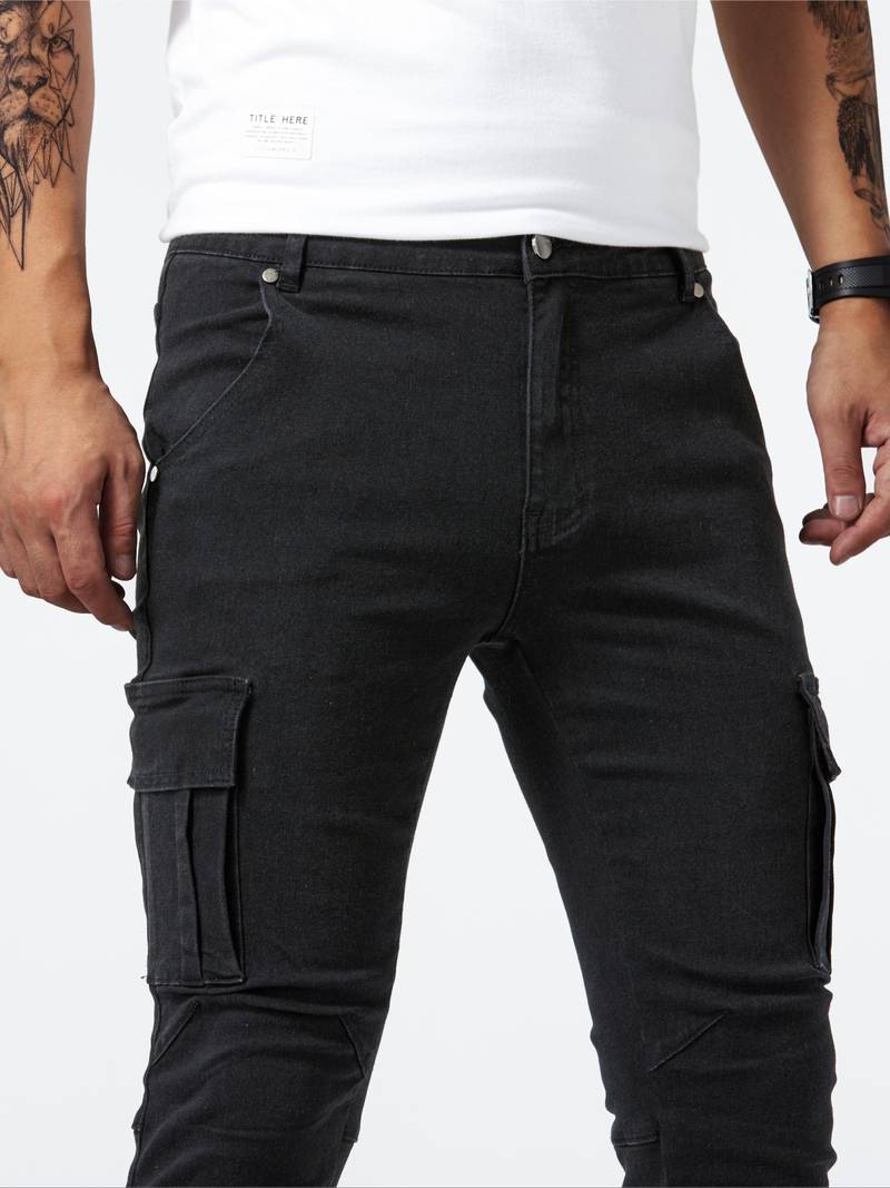 Herr Slim-Fit Cargo Byxor i svart med praktiska fickor, ideal för urban stil och komfort.