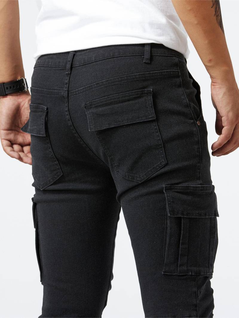 Herr Slim-Fit Cargo Byxor i svart med praktiska fickor, ideal för urban stil och komfort.