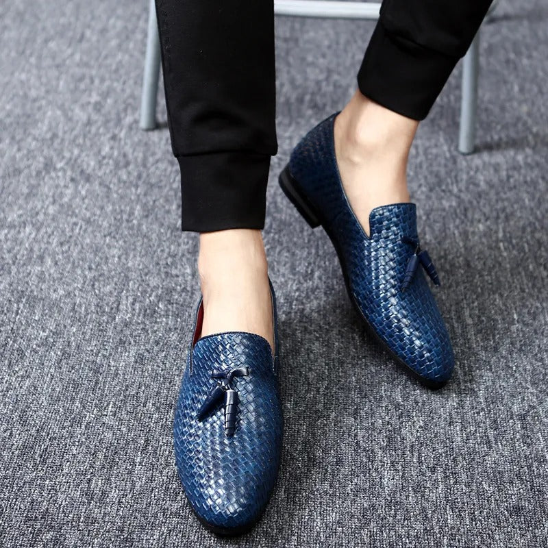 "Herr Woven Loafers i vävd PU-läder, sofistikerad slip-on design med komfort och elegant tidlös modern stil."