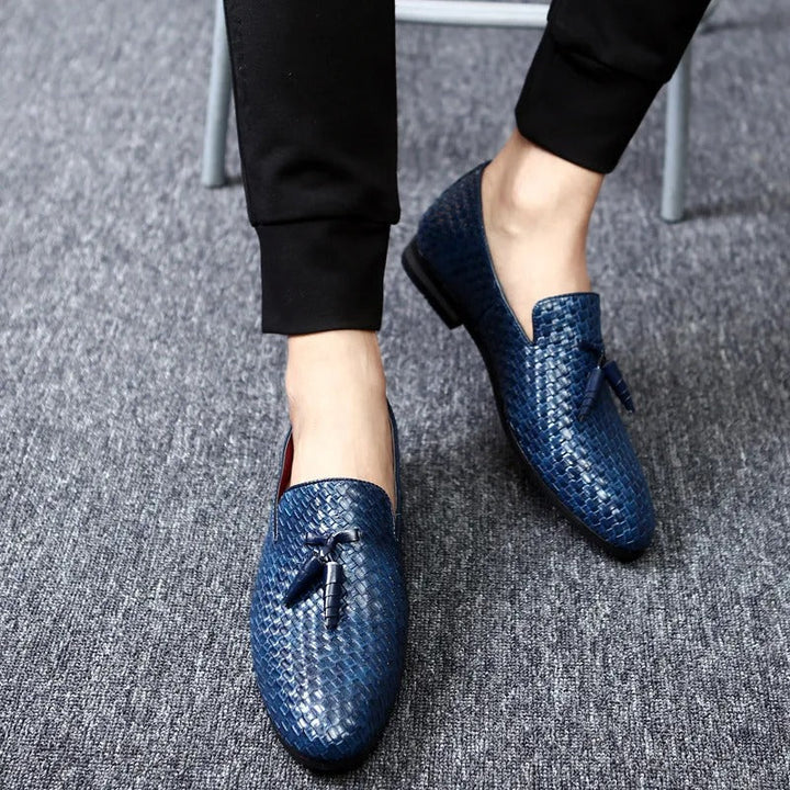 "Herr Woven Loafers i vävd PU-läder, sofistikerad slip-on design med komfort och elegant tidlös modern stil."