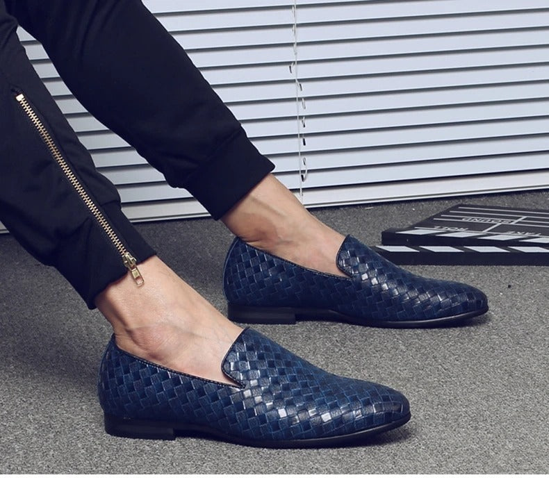 "Herr Woven Loafers i vävd PU-läder, sofistikerad slip-on design med komfort och elegant tidlös modern stil."