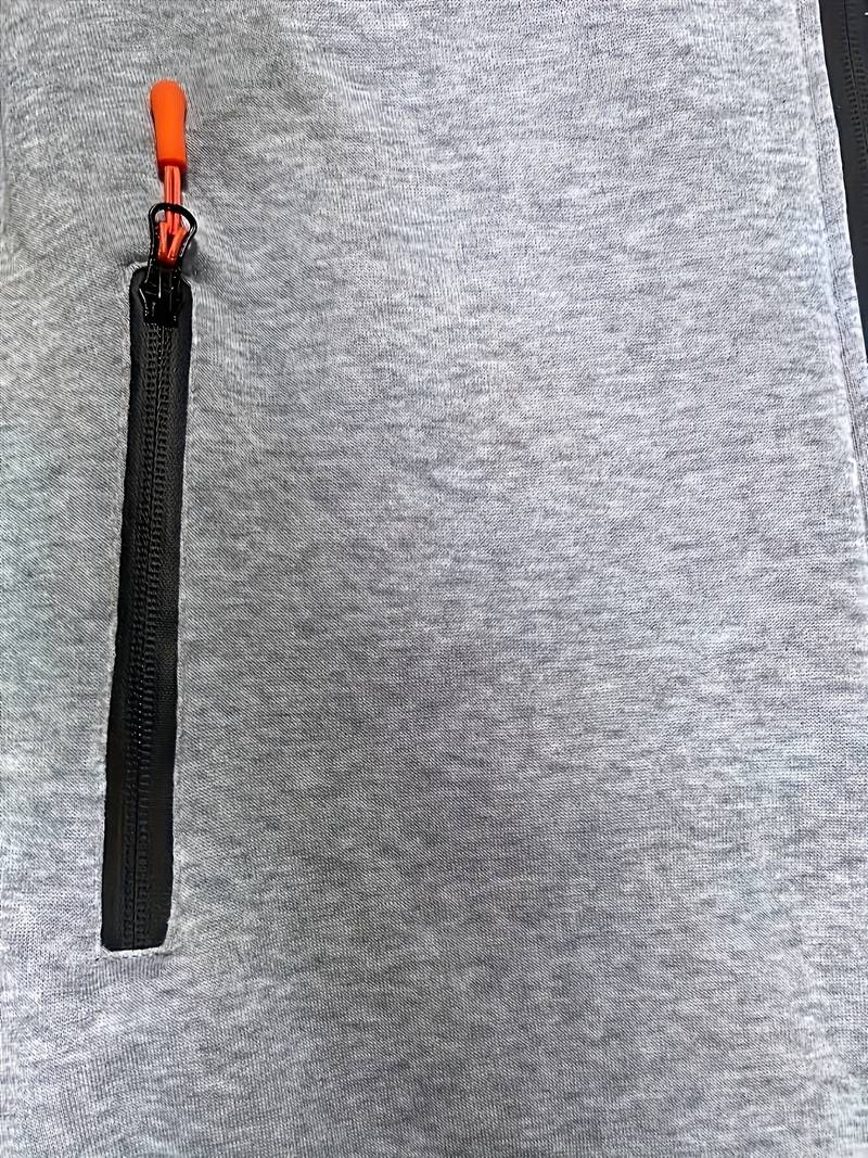 "Herr casual hoodie med bekväm passform, stilrena detaljer och huvudficka. Perfekt för träning och vardaglig stil."