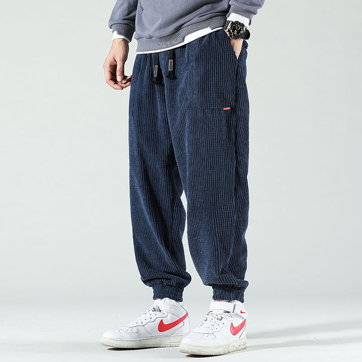 "Herr corduroy byxor, framsida, klassisk stil, mjuk, bekväm, naturnära färg, tidlös design för modern man."