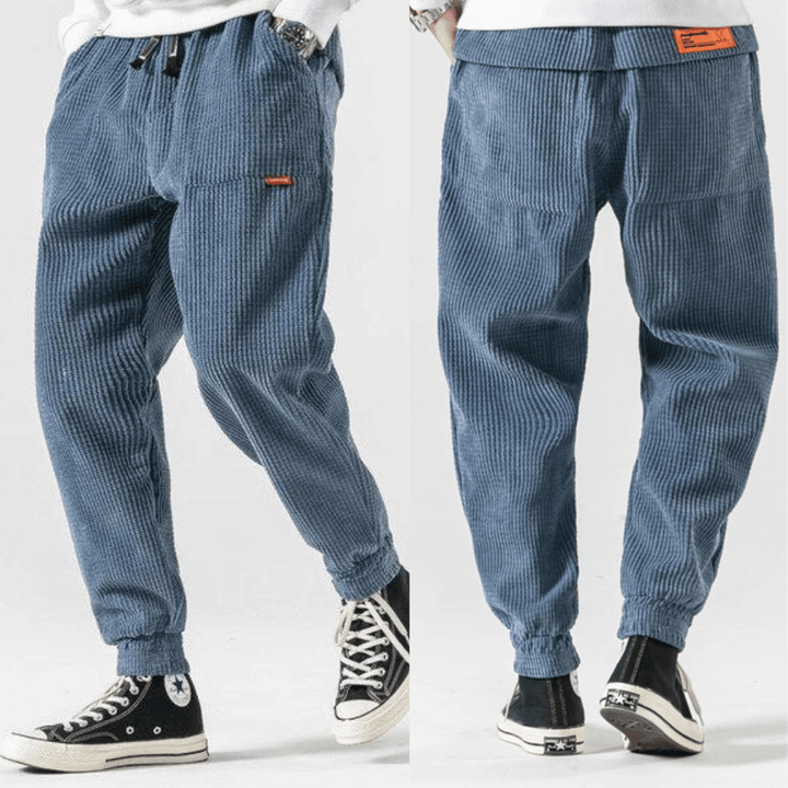 "Herr corduroy byxor, framsida, klassisk stil, mjuk, bekväm, naturnära färg, tidlös design för modern man."