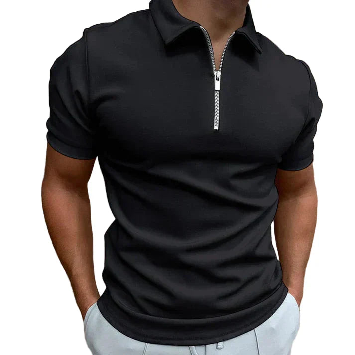 "Herr klassisk kortärmad polo skjorta i bomull, framsida, i en elegant och tidlös design, perfekt för sommardagar."