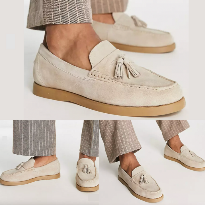 "Herr loafers i elegant beige PU-läder, stilfull design med flexibel sula, perfekt för formella och avslappnade tillfällen."
