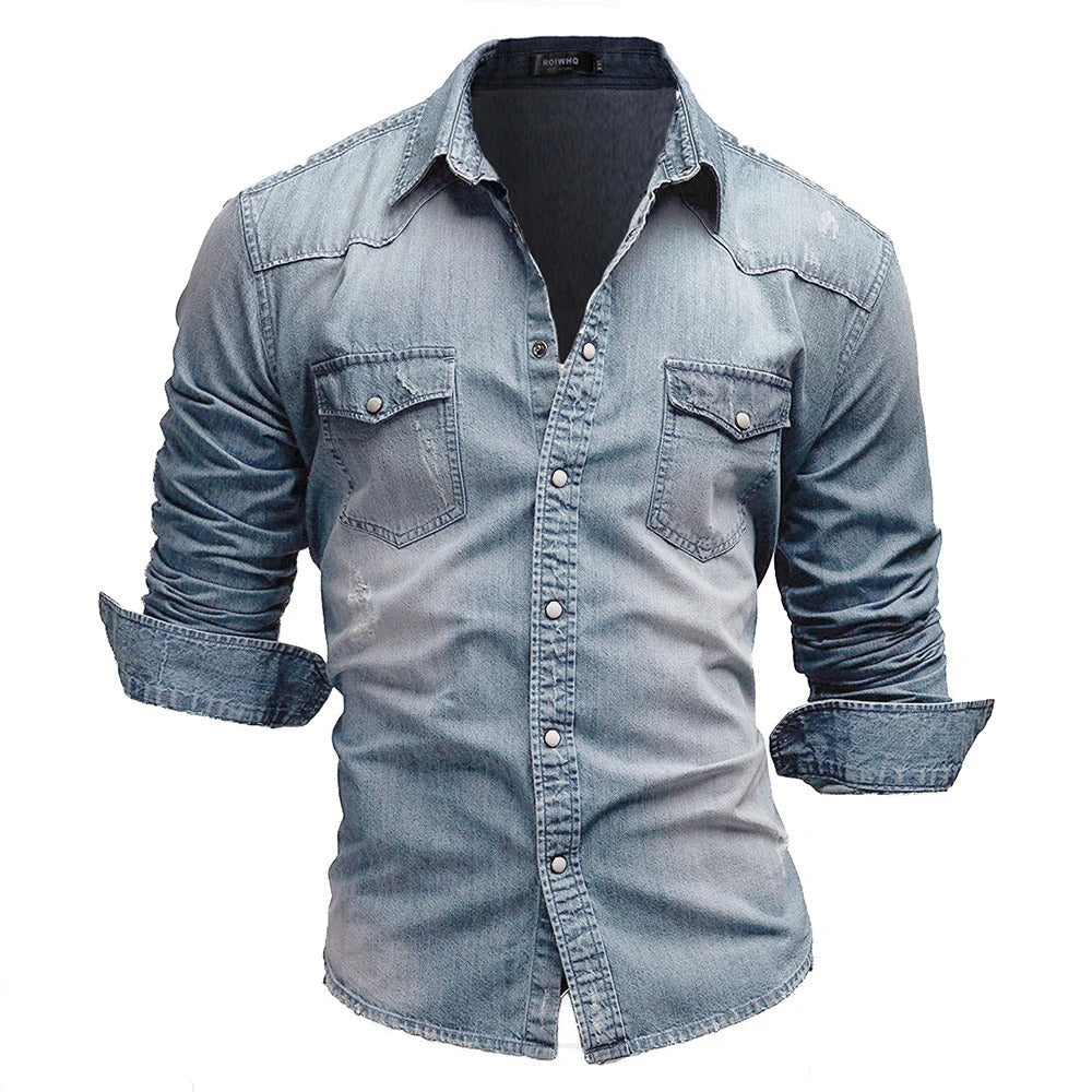 "Herr retro denim skjorta med button-down design i ljusblå. Elegant och mångsidig för casual och formella tillfällen."