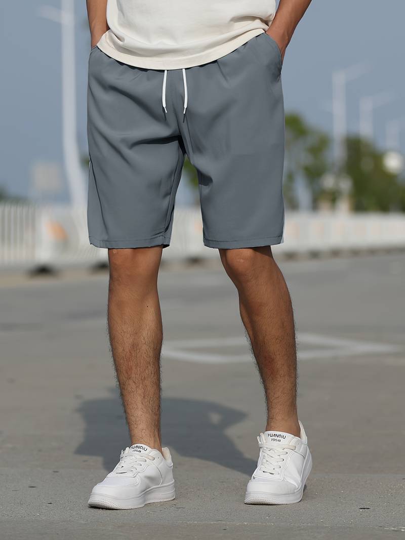 "Herr shorts i cordmaterial med justerbar snörning, avslappnad passform, beige färg för stil och komfort."