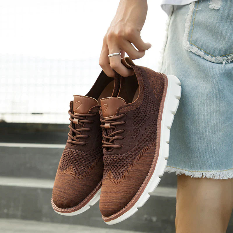 "Herr sneakers Urban Chic, lättviktiga och stilrena med smal silhuett, perfekt för modern och bekväm vardagsstil."