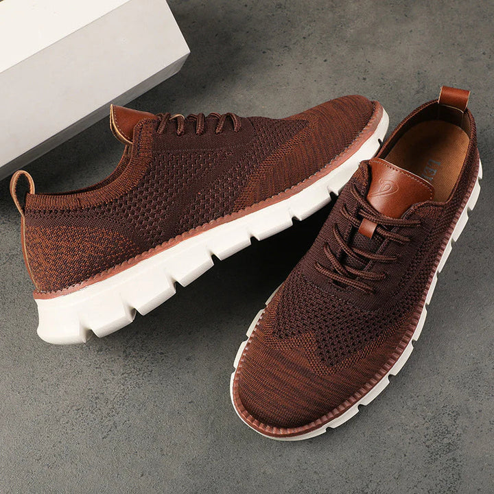"Herr sneakers Urban Chic, lättviktiga och stilrena med smal silhuett, perfekt för modern och bekväm vardagsstil."