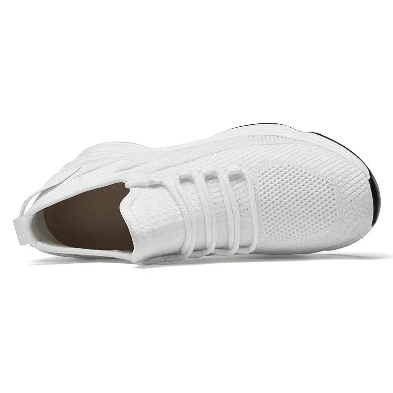 Herr sneakers med dolda höjd för elegans, minimalistisk design, subtil höjning, grå med vit sula, ergonomisk passform.