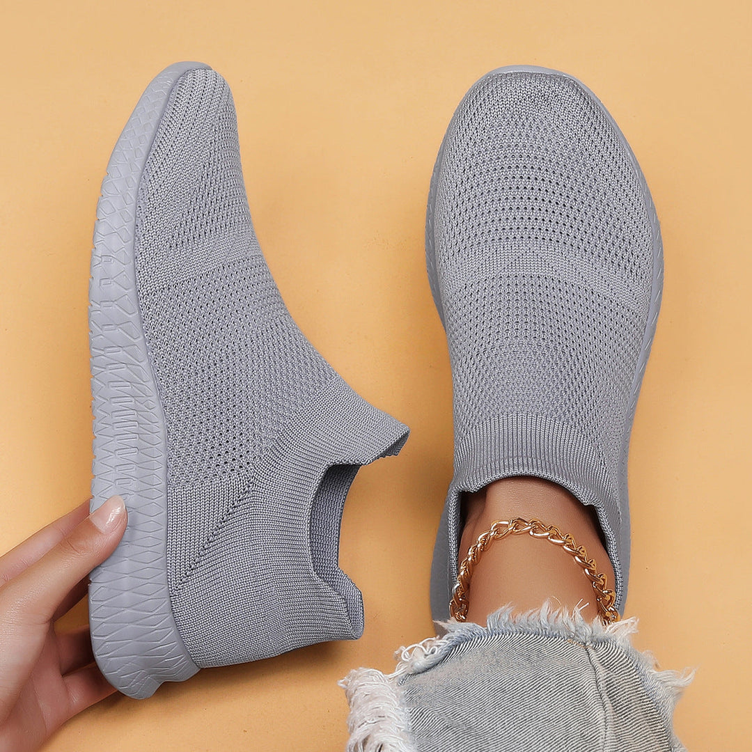 "Herr sockskor i textil och syntet med strumpliknande design, lätt flexibel sula, modern stil för aktiv eller avslappnad anvä
