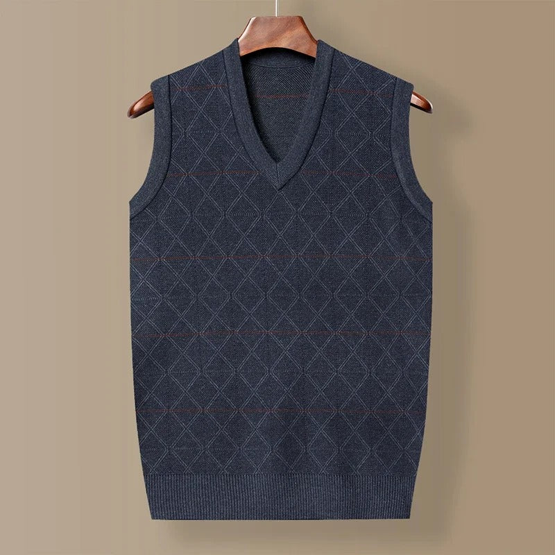 "Herr stickad ulltanktop framifrån, mjuk exklusiv design, avslappnad passform för alla kroppstyper, värmeisolerande."