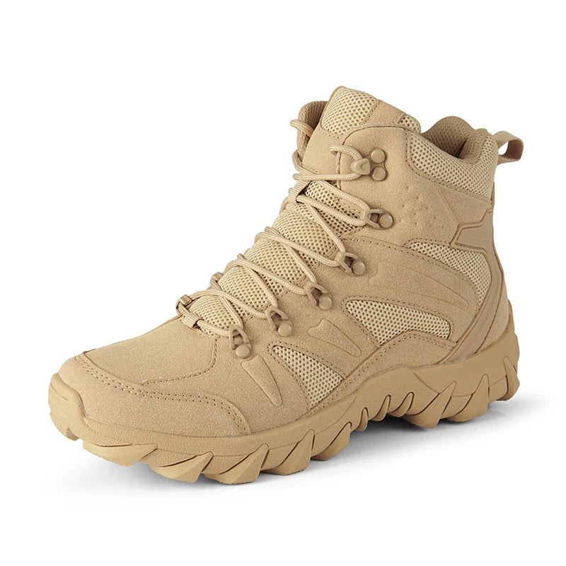 "Herr stridsträningsstövlar i beige, grön, svart. Robust design, hög dragkraft, perfekt för äventyr och vandring."