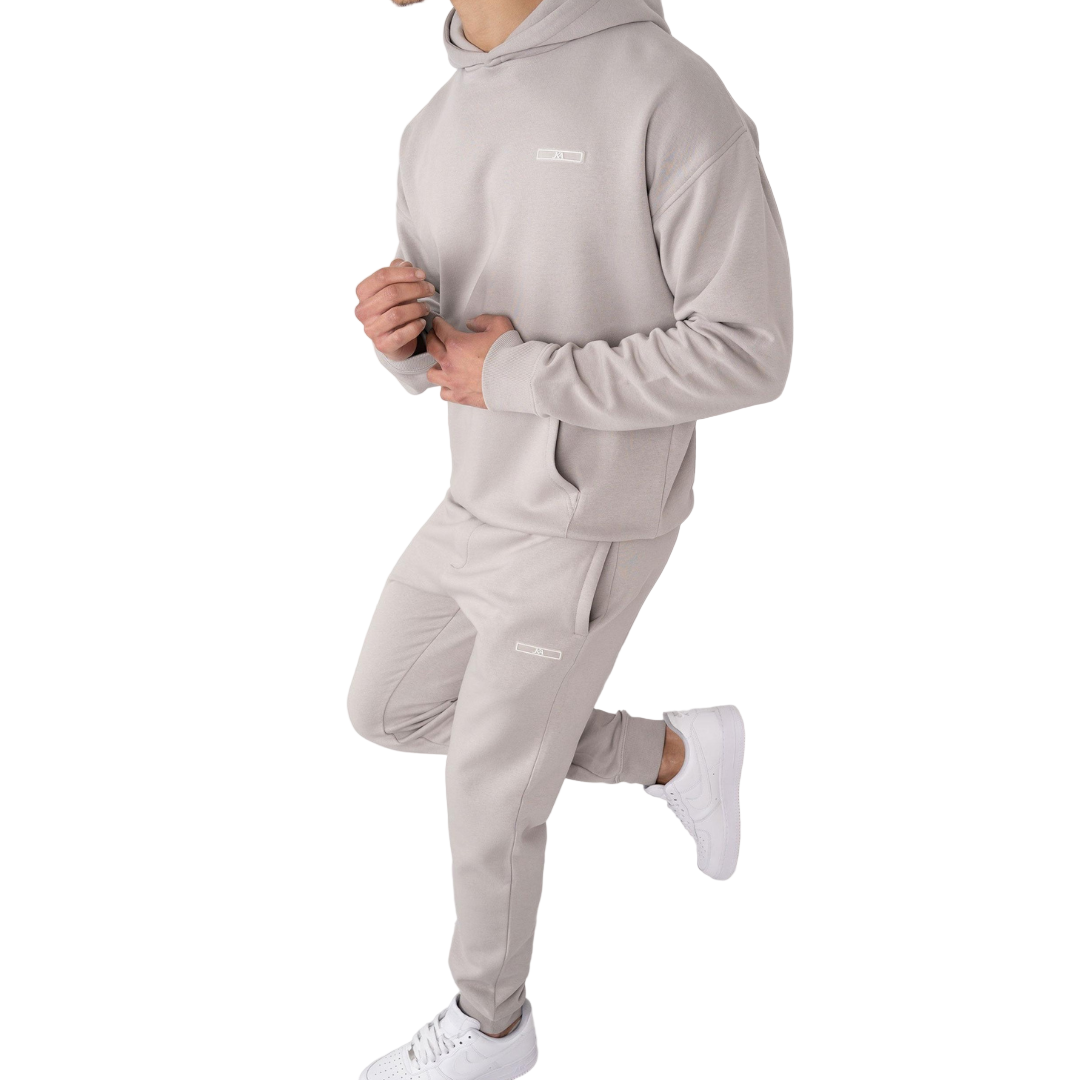 "Herr träningsdräkt slim fit i modern design med elastiskt midjeband för stil och komfort."