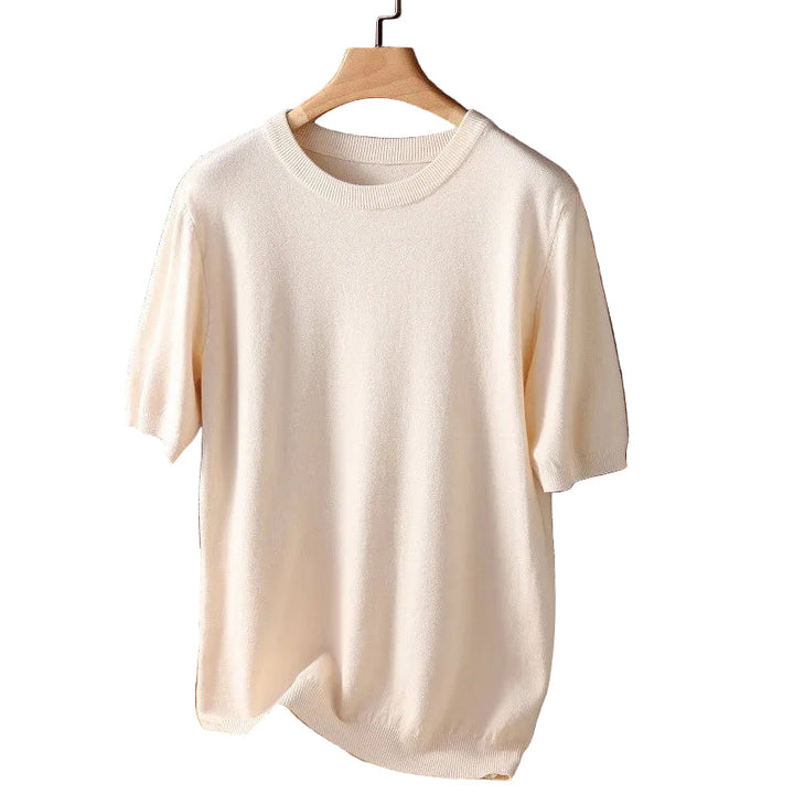 "Herr t-shirt med rund hals i mjukt material, klassisk design, andningsbar, idealisk för lager-på-lager-stil."