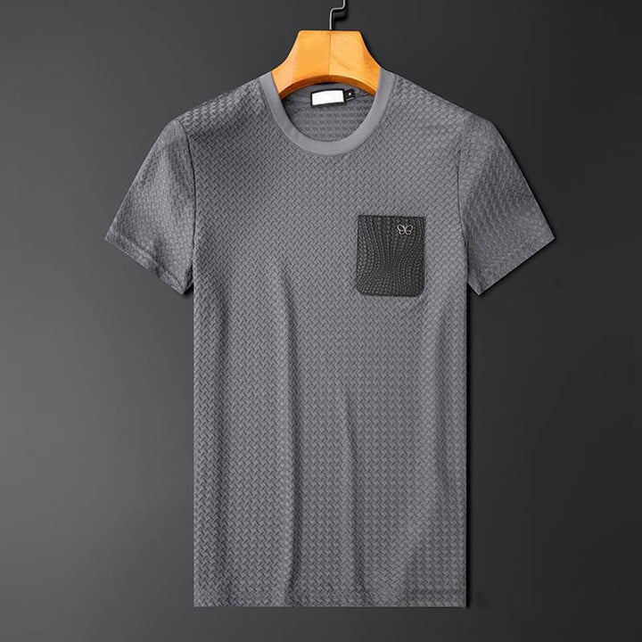 "Herr tvådelad fritidsset i polyester, T-shirt och byxor, visad framifrån i klassisk grå nyans för avslappnad stil."