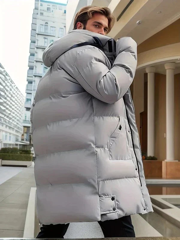 "Herr vinterjacka i tjock polyester och bomull, elegant design med modern stil, värmande foder för kalla vinterdagar."