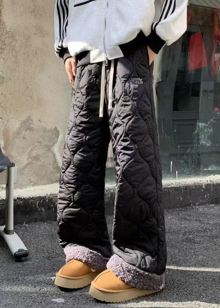 "Herrbyxor i fleece med patchwork och fickor, supermjukt material, elastisk midja, perfekt för vinterdagar."