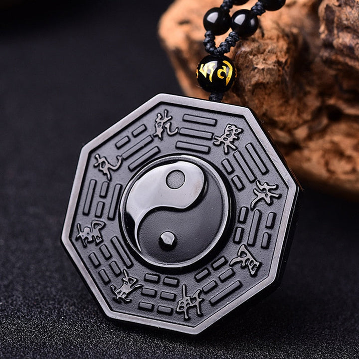 Herrens Yin Yang Halsband i svart obsidian med mantrapärla, elegant design som främjar balans och inre frid.