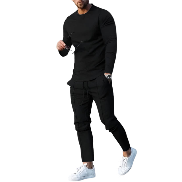 "Herrens loungepak i sportig polyester, flerfärgad, inkluderar långärmad tröja och byxor för komfort och stil."