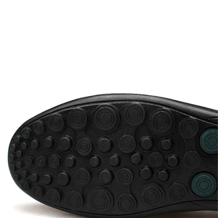 "Herrens lätta loafers i PU-läder med stilren design och flexibel sula för optimal komfort och rörlighet."