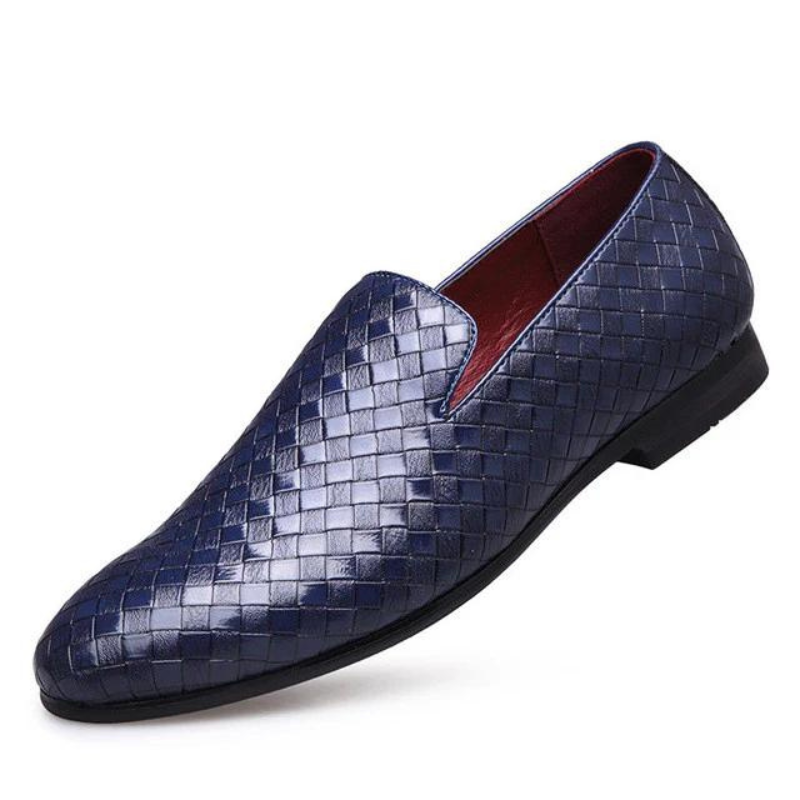 "Herrformella vävda skor med elegant slip-on design, vävt mönster och lätta gummisulor för stil och komfort."