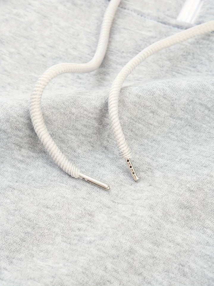 "Herrhoodie i bomull, burgund. Elegant och bekväm för fritid och aktiviteter. Tidlös stil, trendiga färger."