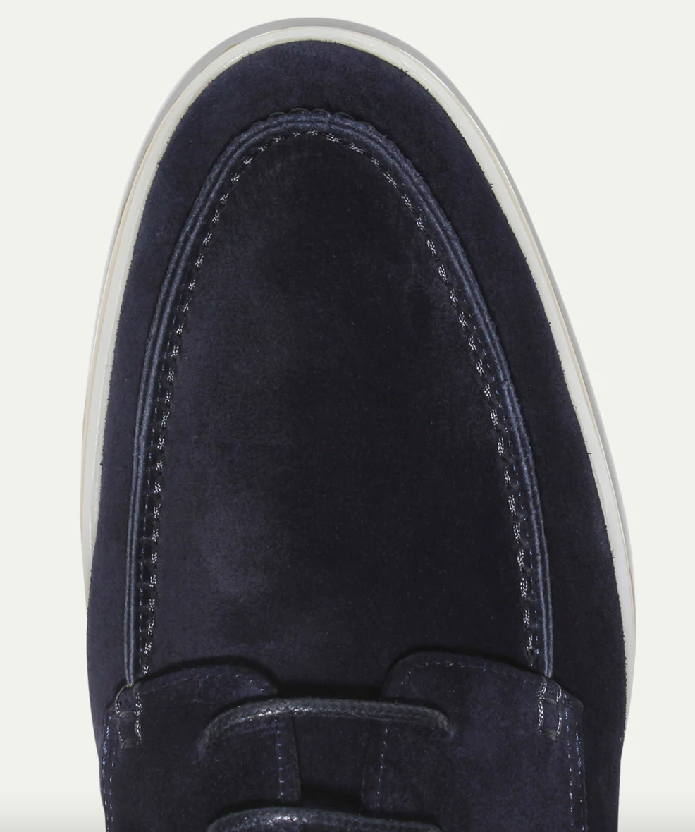 "Herrloafers i svart PU-läder, klassisk design, bekväma innersulor, visar stilren elegans i tidlös herrsko"