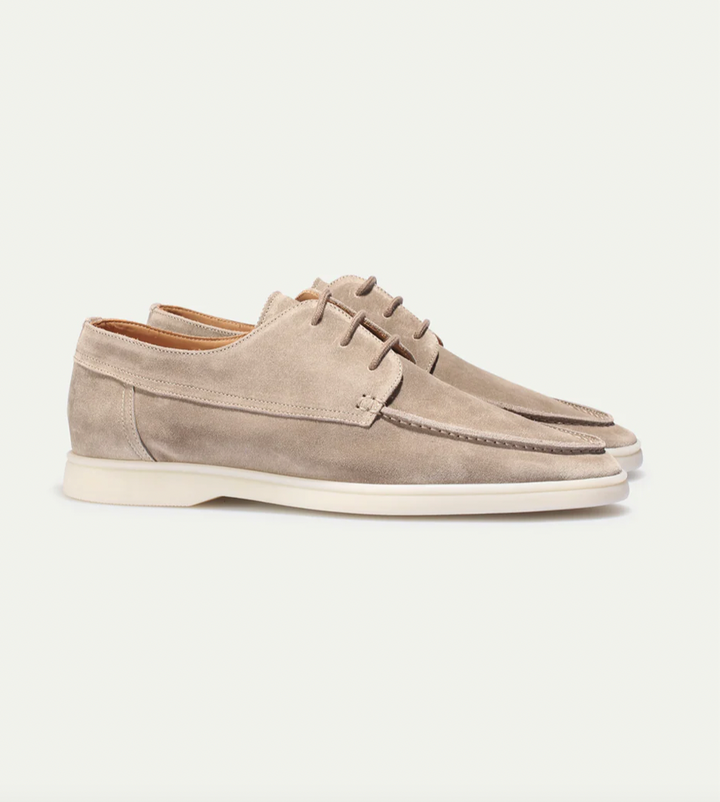 "Herrloafers i svart PU-läder, klassisk design, bekväma innersulor, visar stilren elegans i tidlös herrsko"